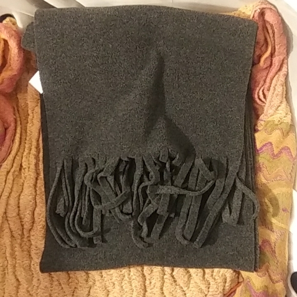 Scarf - Picture 5 of 7